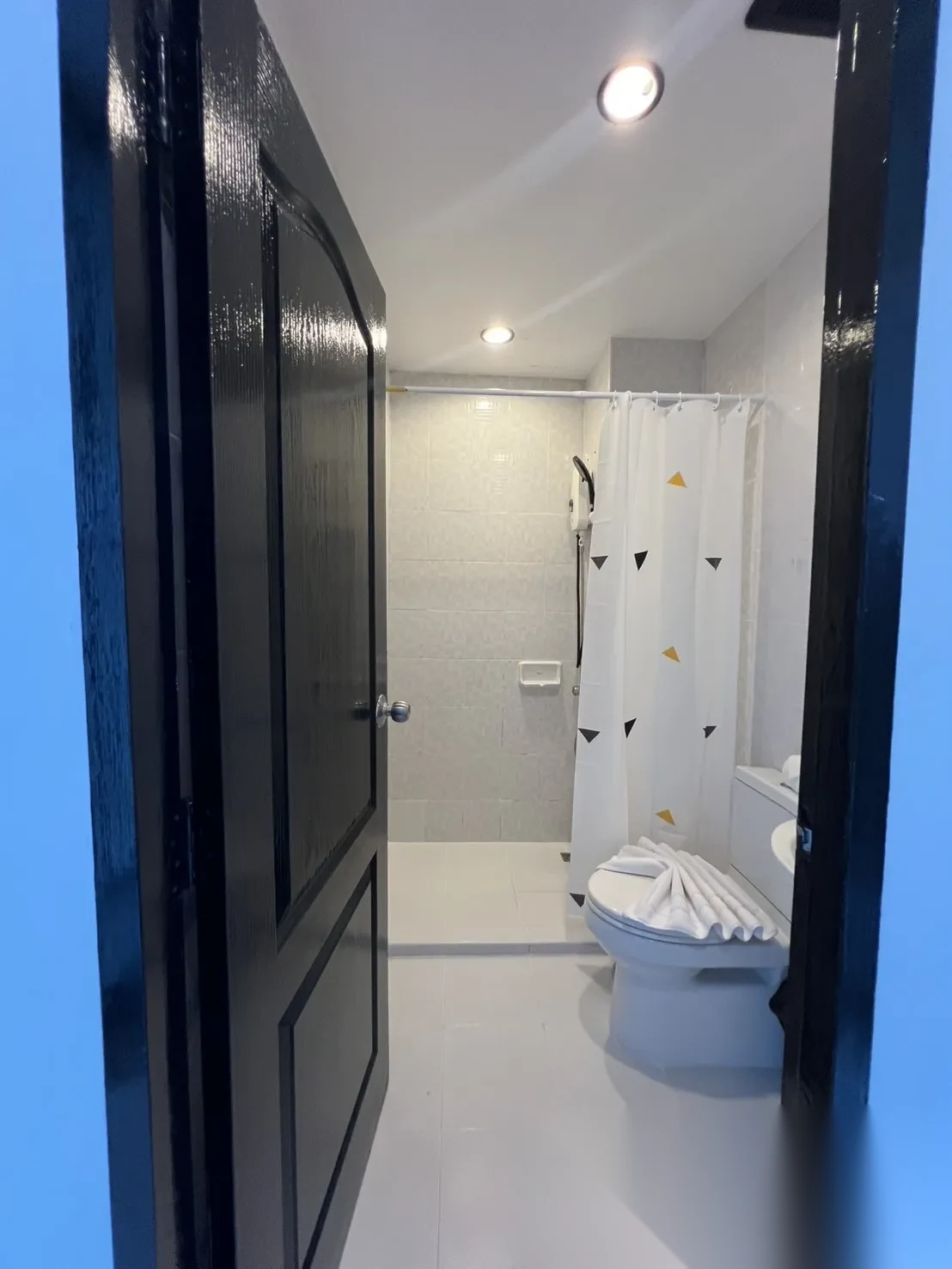 Studio Apartment for sale at Zcape I complex · Choeng Thale · Garden View — photo 18