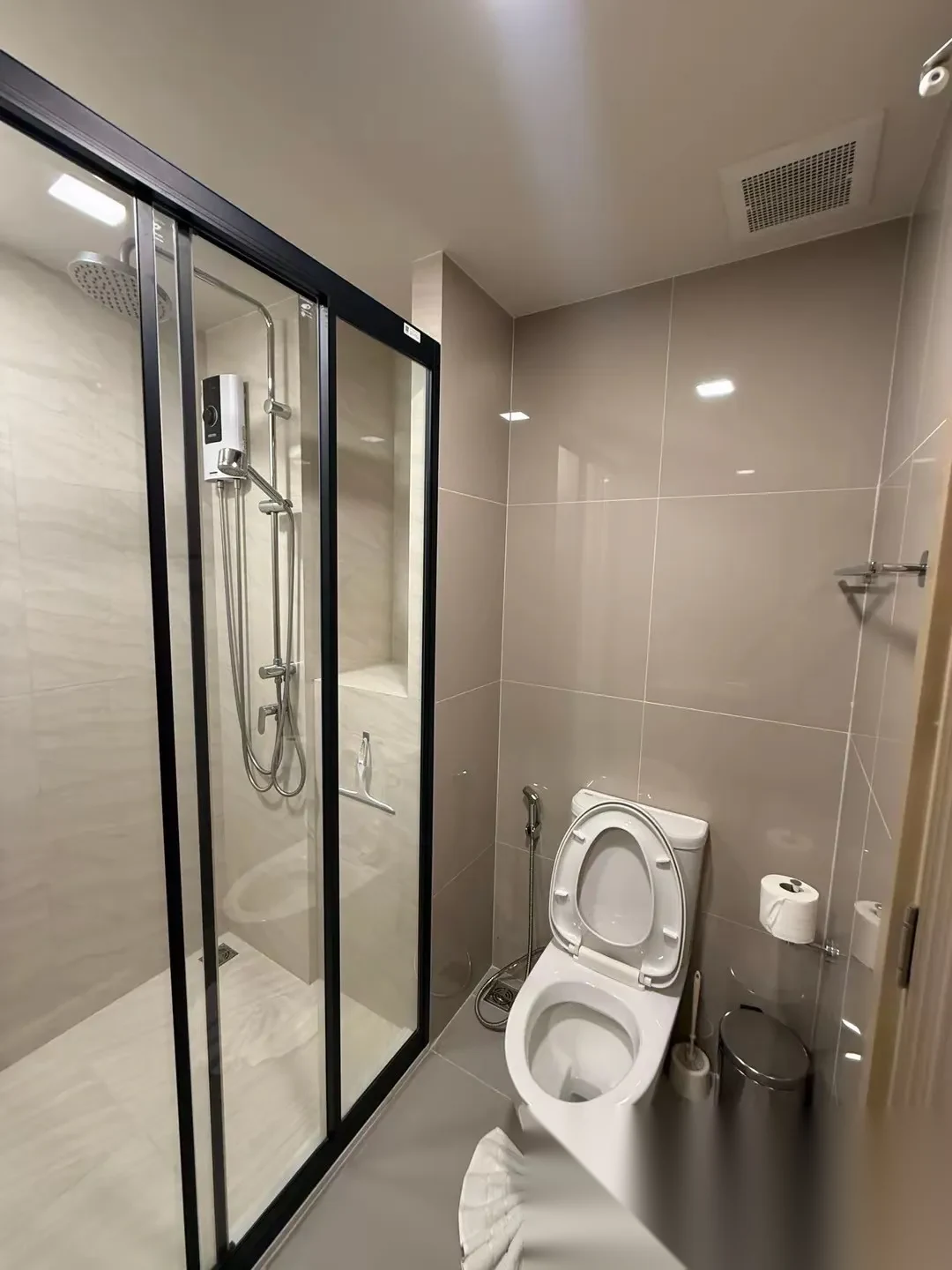 Studio Apartment for rent at The Base Rise complex · Wichit · Pool Access — photo 9