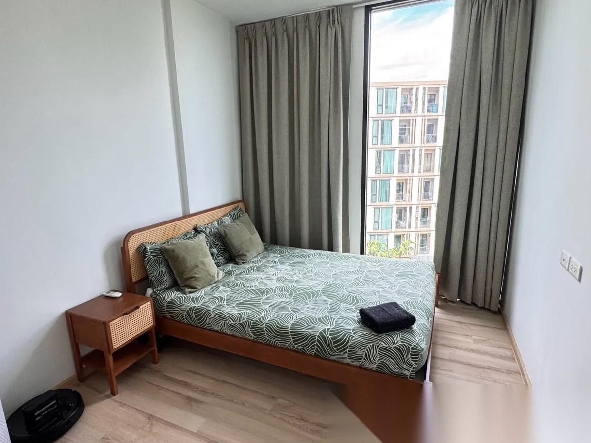 Апартаменты 1BR в ЖК The Base Uptown · Пхукет-таун · Вид на бассейн — фото 2