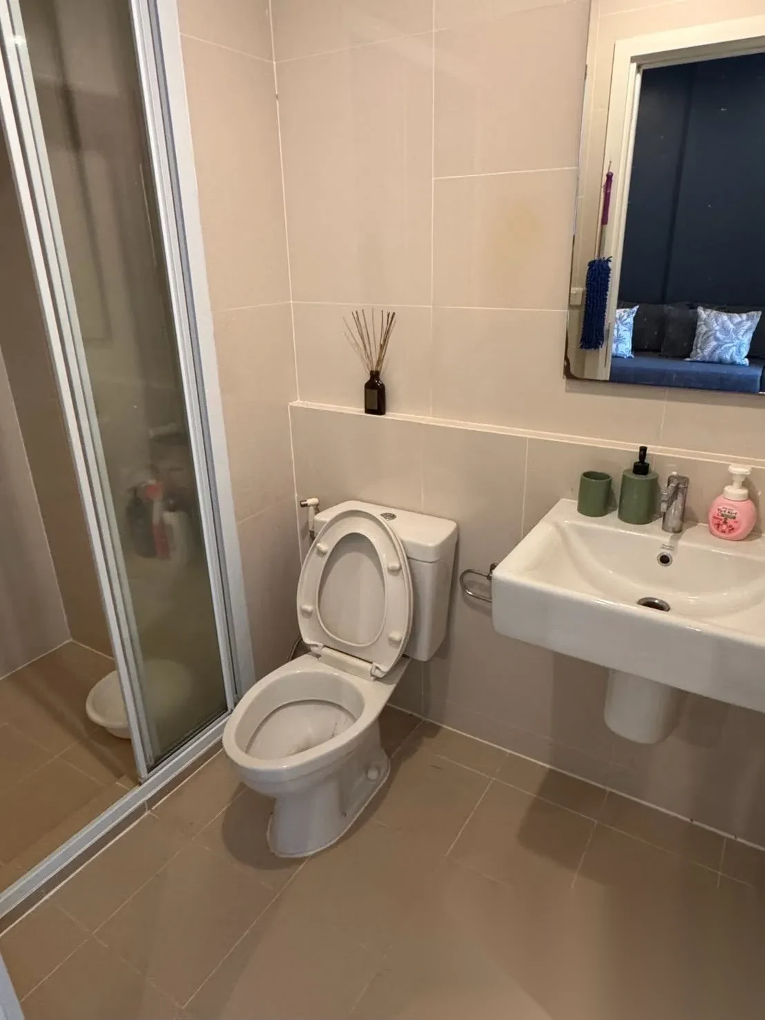 Апартаменты 1BR в ЖК The Base Uptown · Пхукет-таун · Вид на бассейн — фото 5