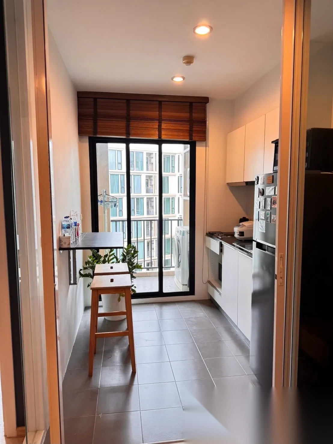 Апартаменты 1BR в ЖК The Base Uptown · Пхукет-таун · Вид на бассейн — фото 6
