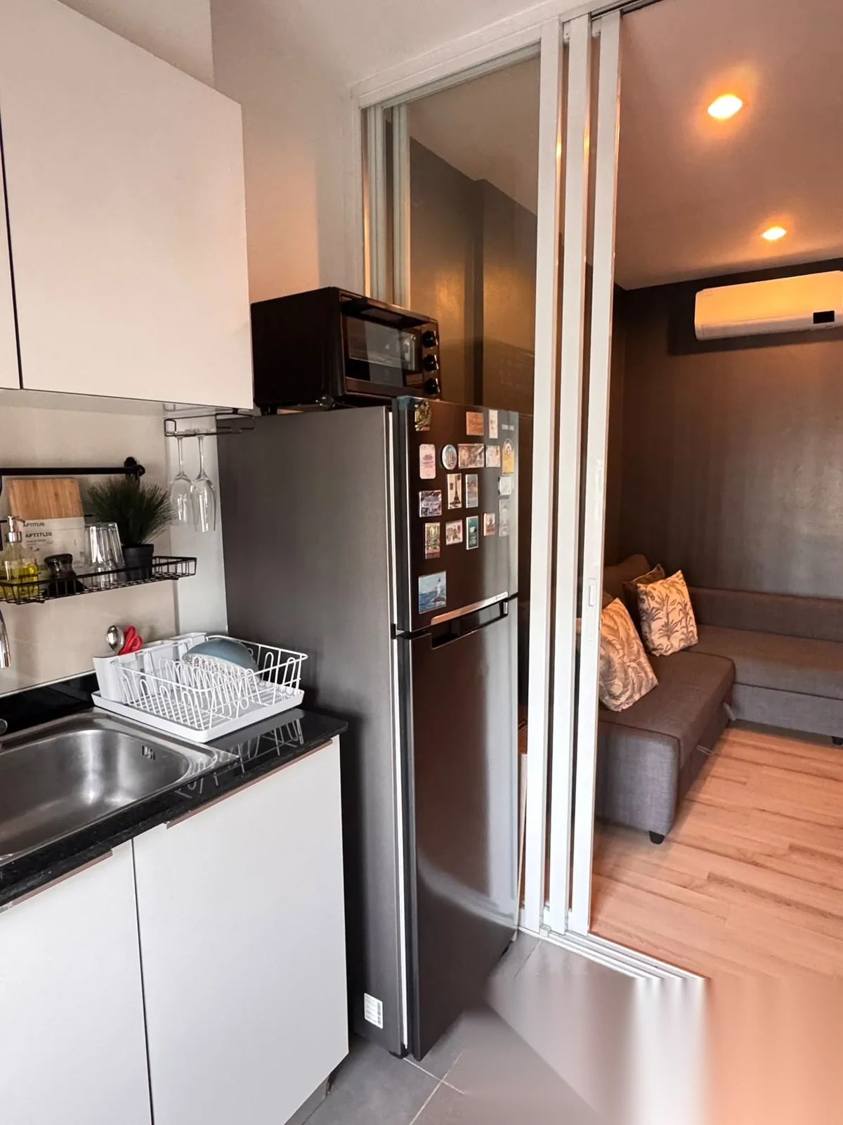 Апартаменты 1BR в ЖК The Base Uptown · Пхукет-таун · Вид на бассейн — фото 9