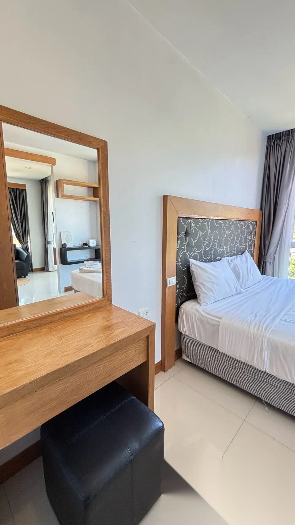 1 Bedroom Apartment for sale at Saiyuan Buri Condominium complex · Rawai · Pool Access — photo 4
