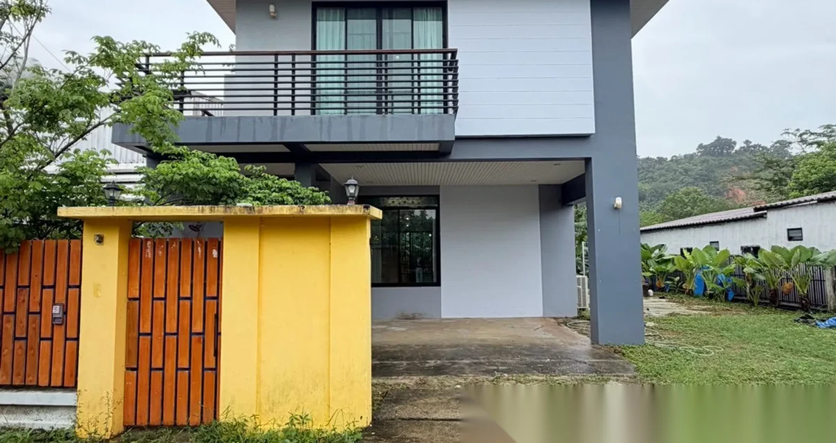 4 Bedroom House for rent · Si Sunthon