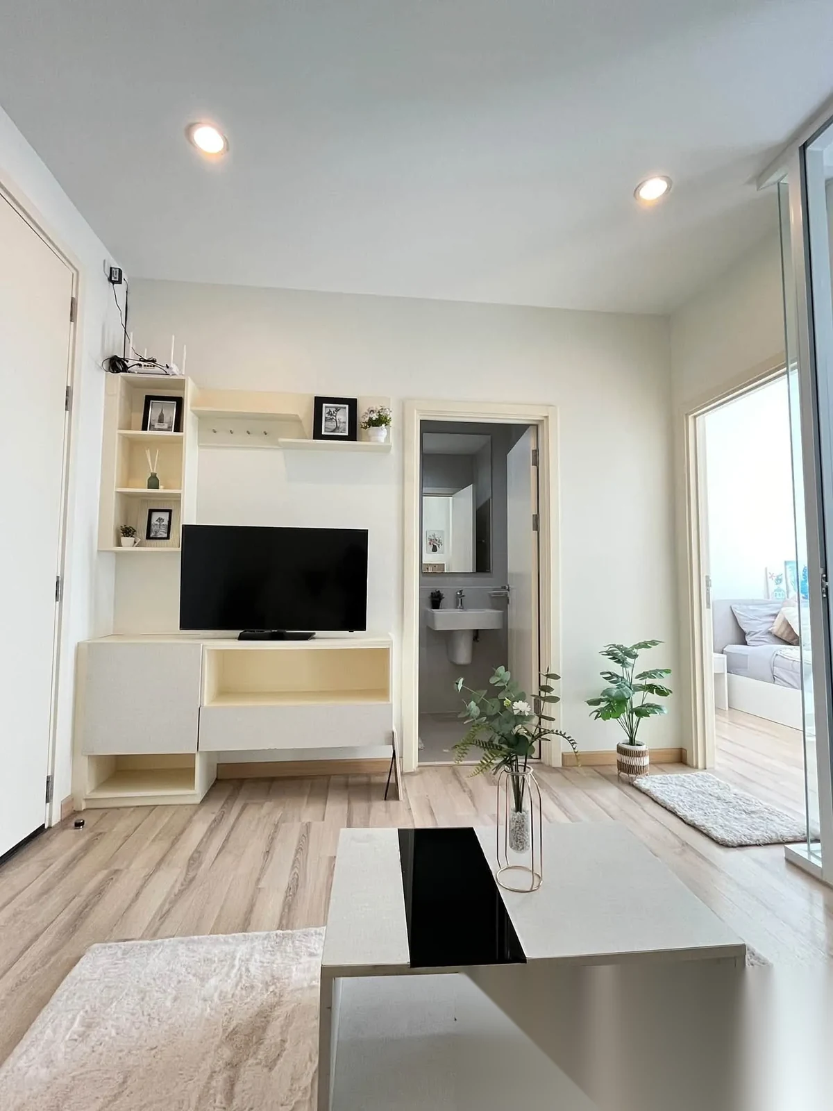 1 Bedroom Apartment for rent at The Base Uptown complex · Phuket Town — photo 2