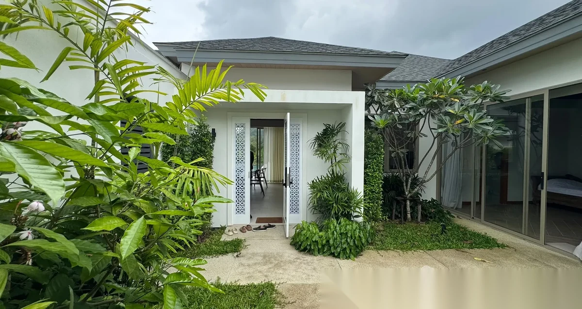 4 Bedroom Villa for sale · Pool View