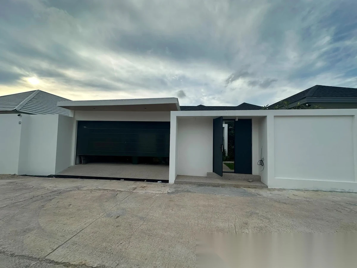 4 Bedroom Villa for sale · Pool View — photo 2