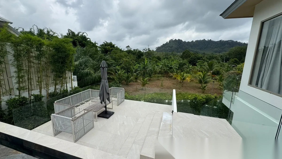 4 Bedroom Villa for sale · Pool View — photo 22