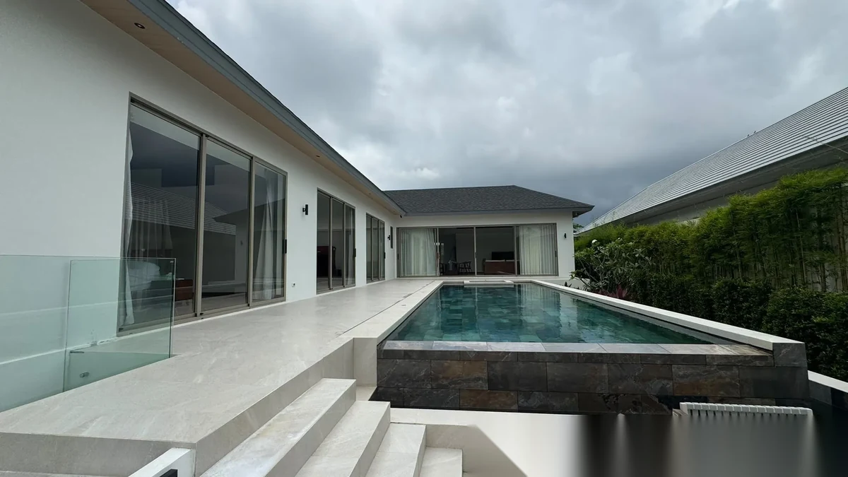 4 Bedroom Villa for sale · Pool View — photo 23