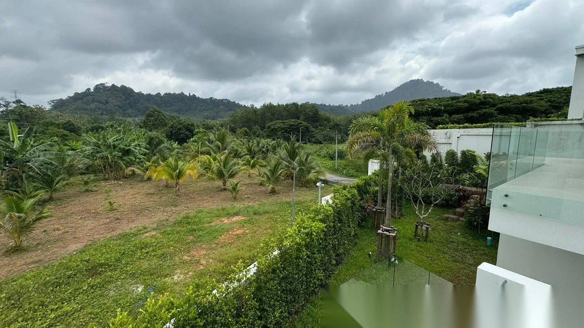 4 Bedroom Villa for sale · Pool View — photo 30