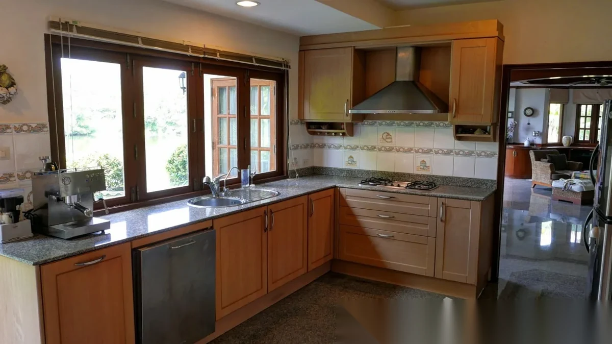 4 Bedroom Villa for sale · Lake View — photo 8