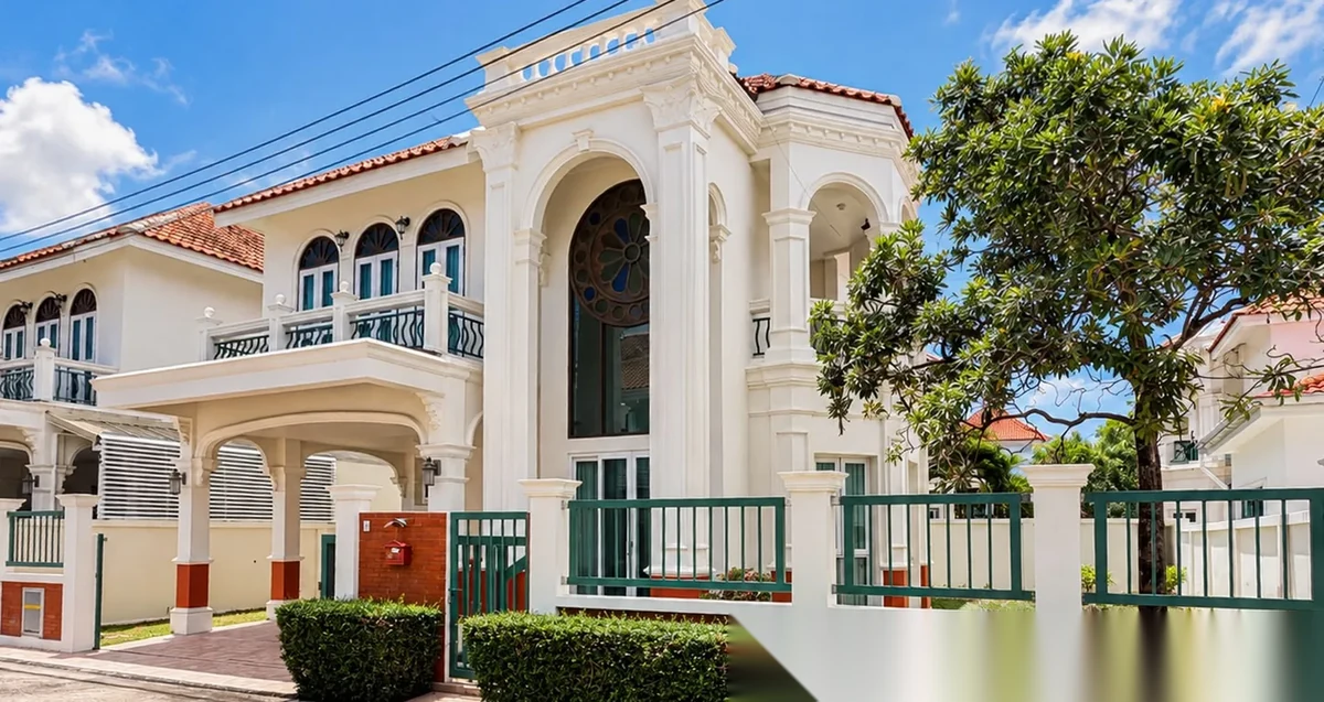 Дом 4BR в комплексе Supicha Sino Kohkaew 8 · Ко Каео