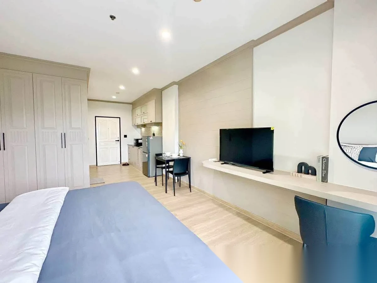 Studio Apartment for rent at The Green Places Condominium complex · Phuket Town — photo 4