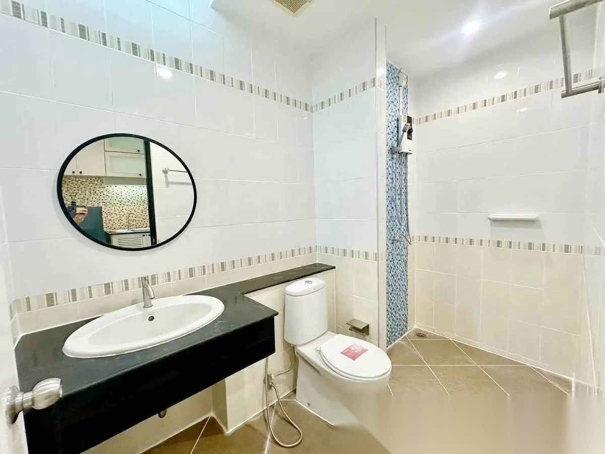 Studio Apartment for rent at The Green Places Condominium complex · Phuket Town — photo 8