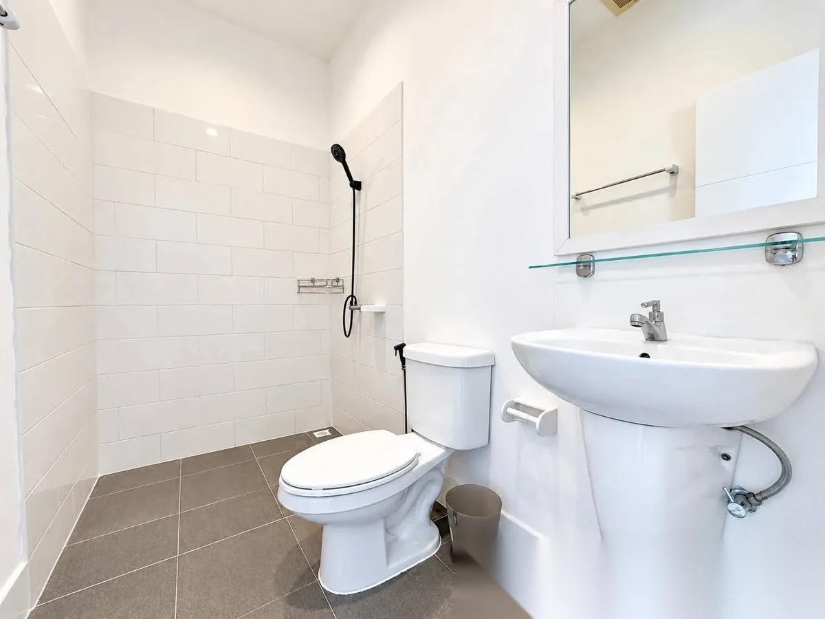 4 Bedroom House for sale — photo 9