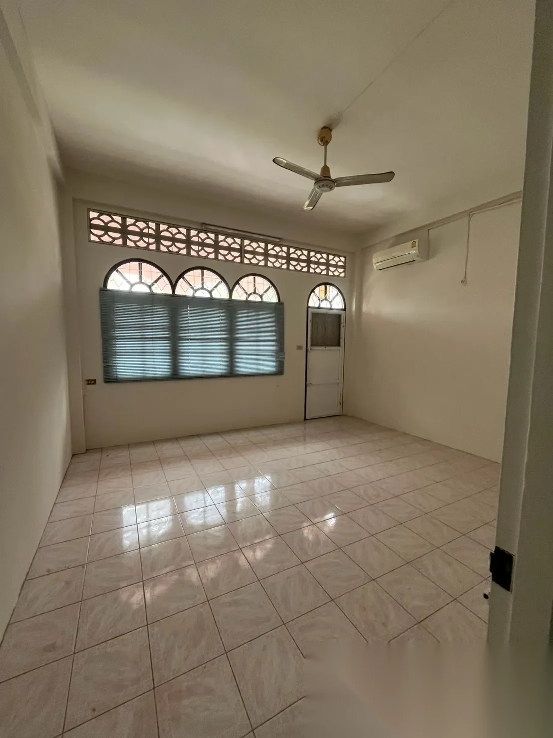 4 Bedroom House for sale — photo 17