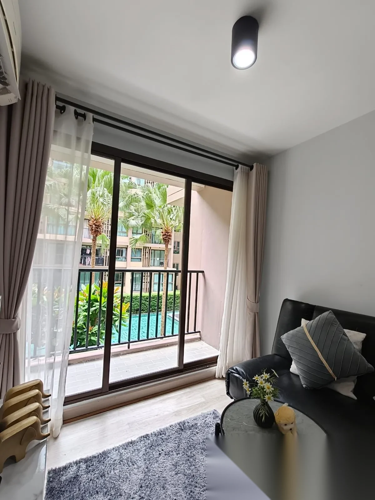 1 Bedroom Apartment for rent at ZCAPE III complex · Wichit · Pool View — photo 9