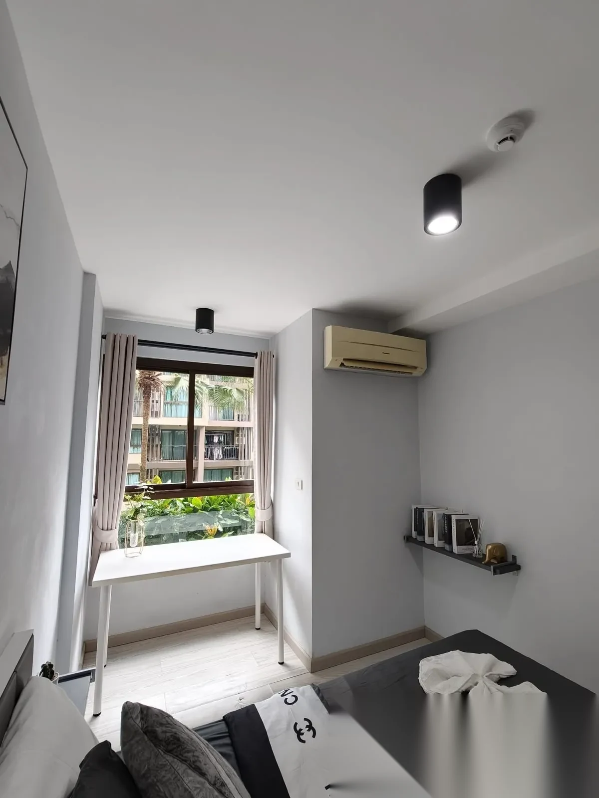 1 Bedroom Apartment for rent at ZCAPE III complex · Wichit · Pool View — photo 10