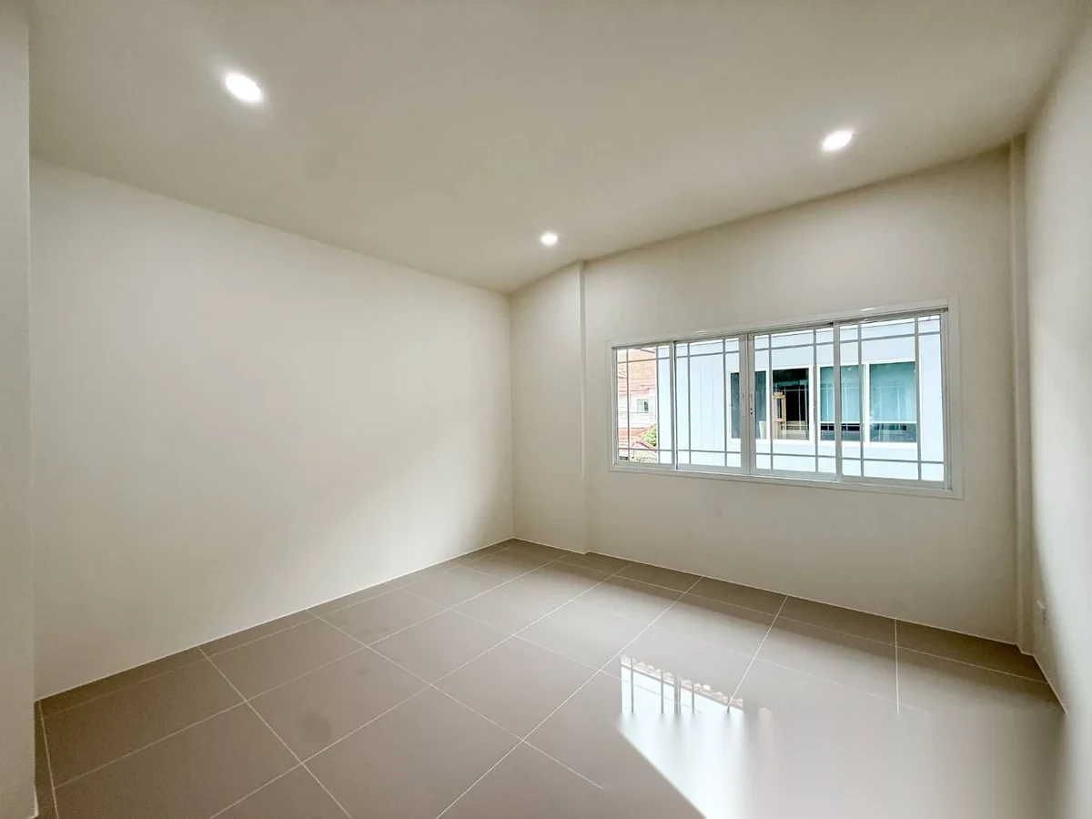 3 Bedroom Townhouse for sale at Phanason Residence (Makro) complex · Wichit — photo 16
