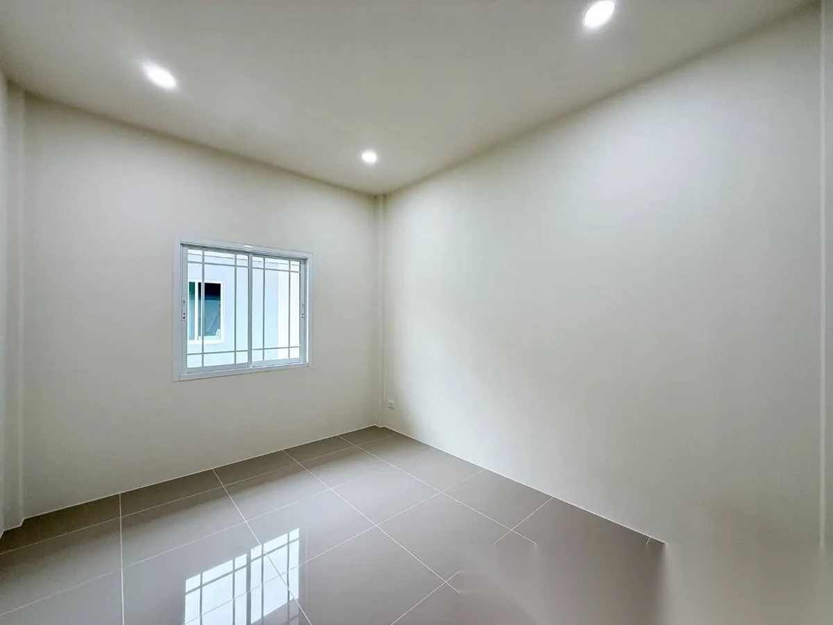 3 Bedroom Townhouse for sale at Phanason Residence (Makro) complex · Wichit — photo 17