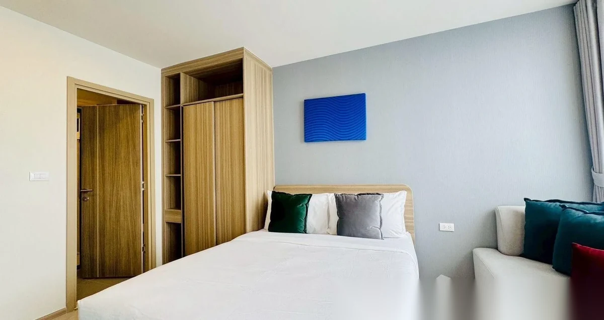 1 Bedroom Apartment for rent at The Base Rise complex · Wichit