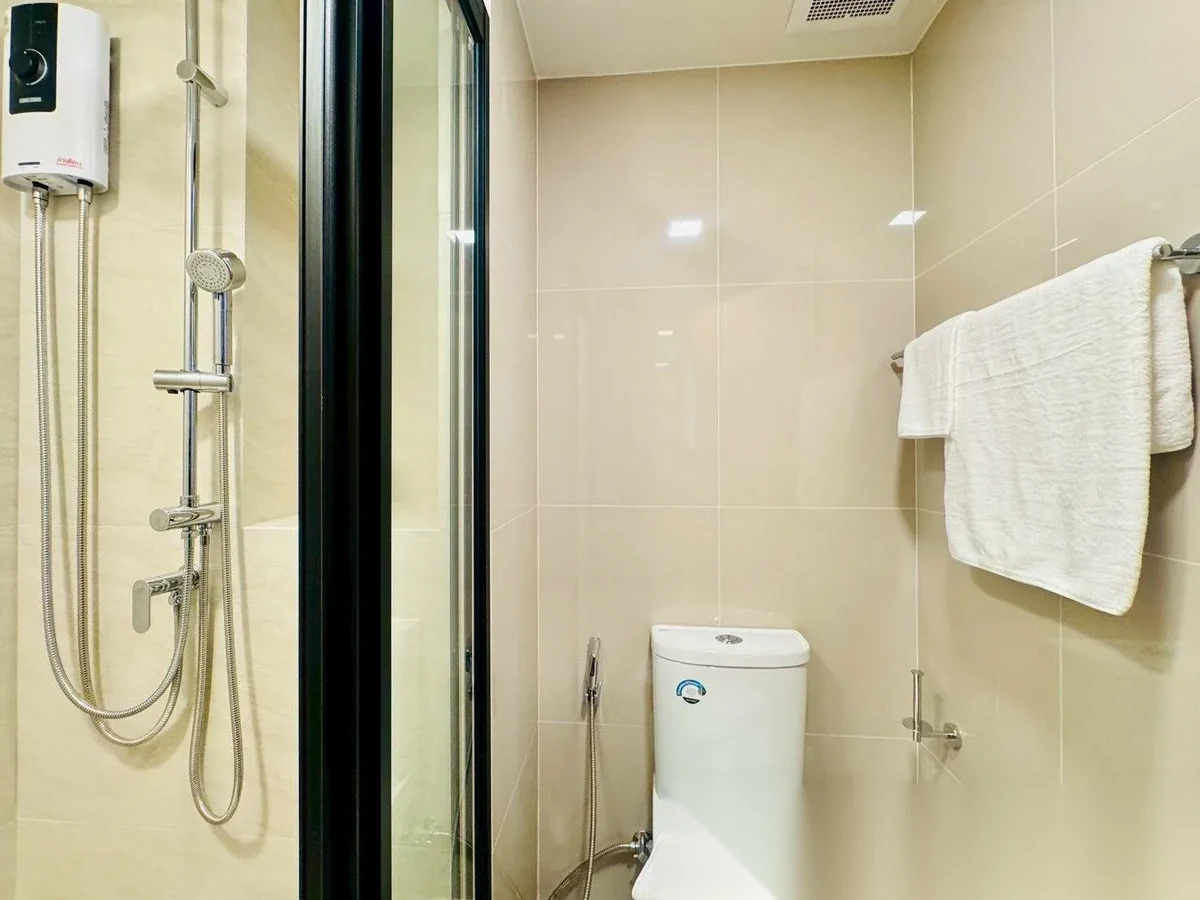 1 Bedroom Apartment for rent at The Base Rise complex · Wichit — photo 5