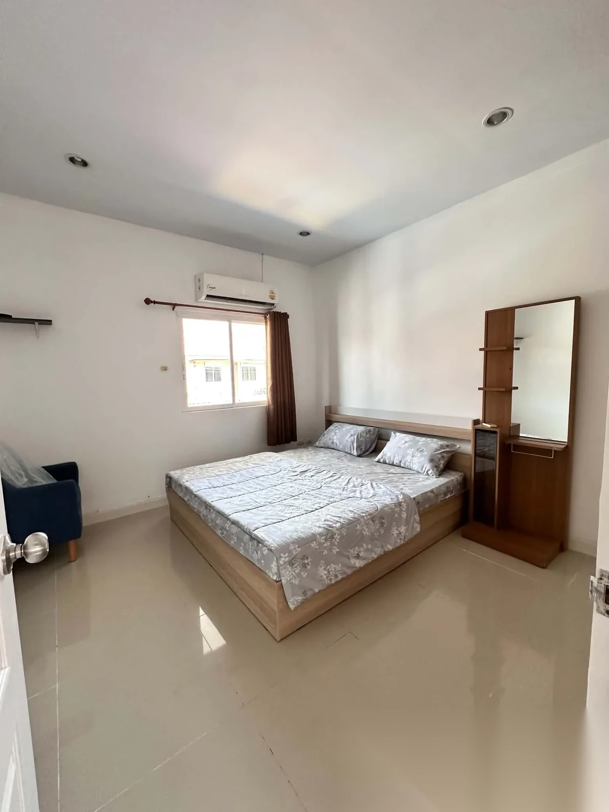 4 Bedroom House for rent at I Leaf Town 2 Monument complex · Si Sunthon — photo 5