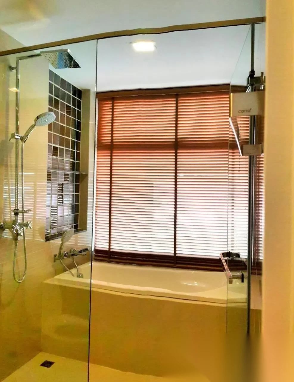 1 Bedroom Apartment for sale at The Deck Patong complex · Patong — photo 2