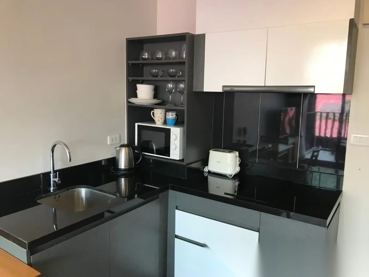 1 Bedroom Apartment for sale at The Deck Patong complex · Patong — photo 3