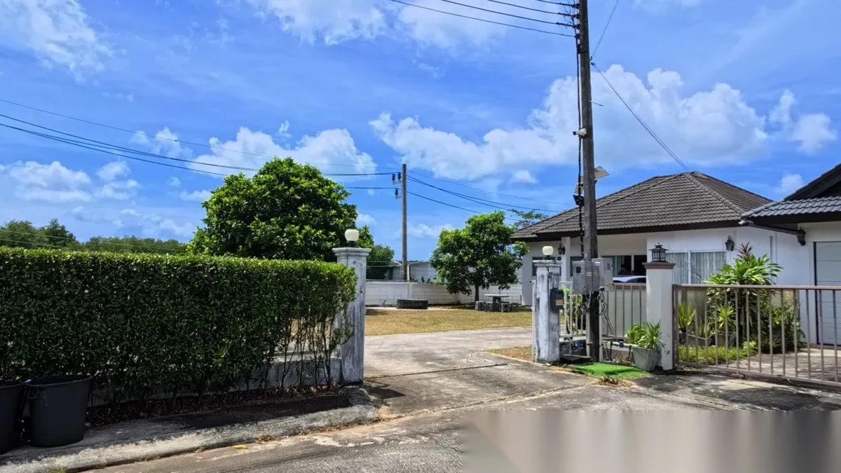 4 Bedroom House for sale at Baan Suan Yu Charoen 5 complex · Pa Khlok · Garden View — photo 6