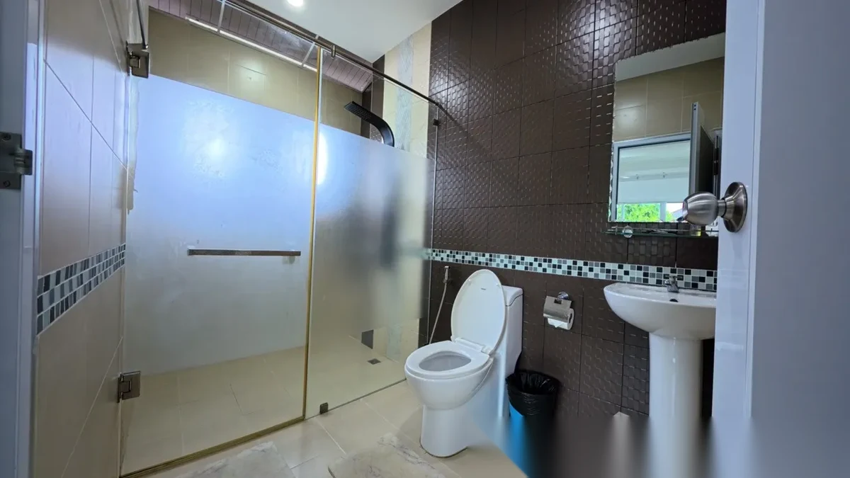 4 Bedroom House for sale at Baan Suan Yu Charoen 5 complex · Pa Khlok · Garden View — photo 26