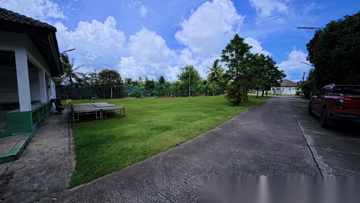 4 Bedroom House for sale at Baan Suan Yu Charoen 5 complex · Pa Khlok · Garden View — photo 55