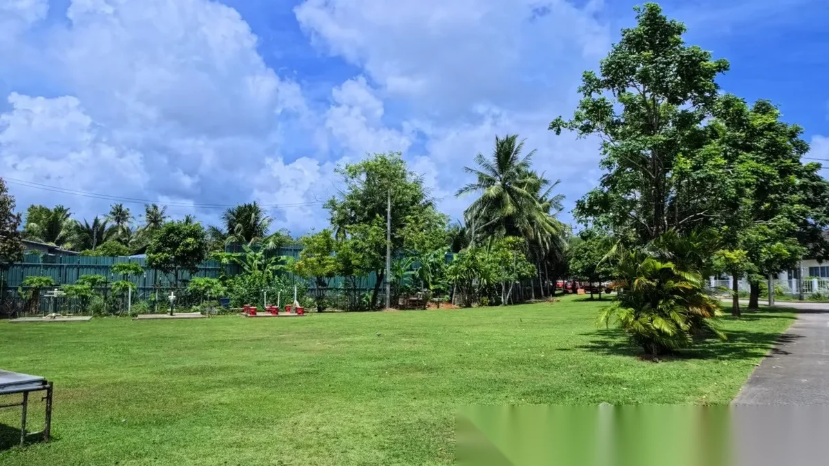 4 Bedroom House for sale at Baan Suan Yu Charoen 5 complex · Pa Khlok · Garden View — photo 56