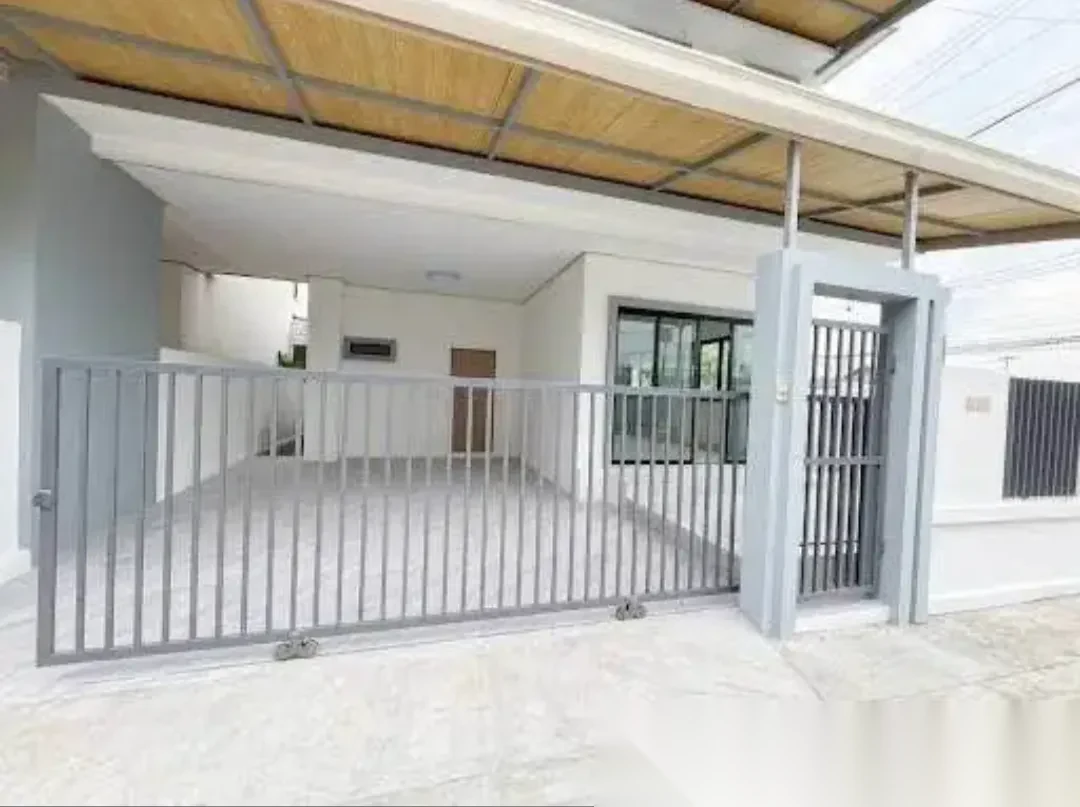 3 Bedroom House for sale at Phanason Grande Ville complex · Si Sunthon — photo 2