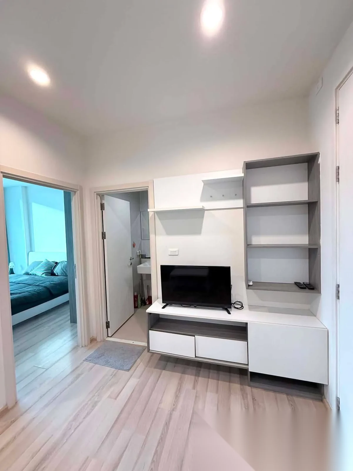 1 Bedroom Apartment for rent at The Base Downtown complex · Wichit — photo 3