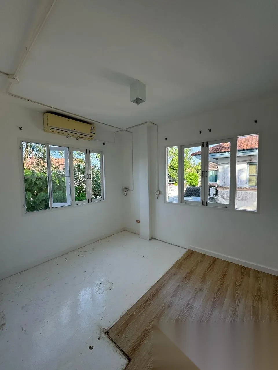 Дом 4BR в комплексе Land and Houses Park · Чалонг · Вид на озеро — фото 13
