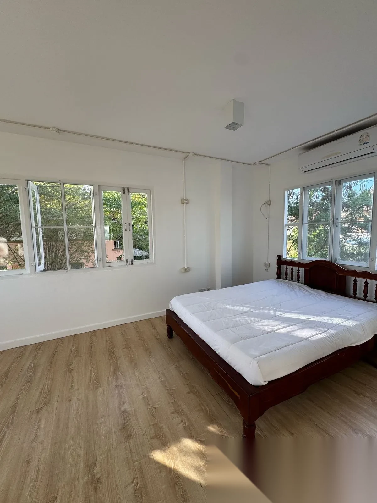 Дом 4BR в комплексе Land and Houses Park · Чалонг · Вид на озеро — фото 17
