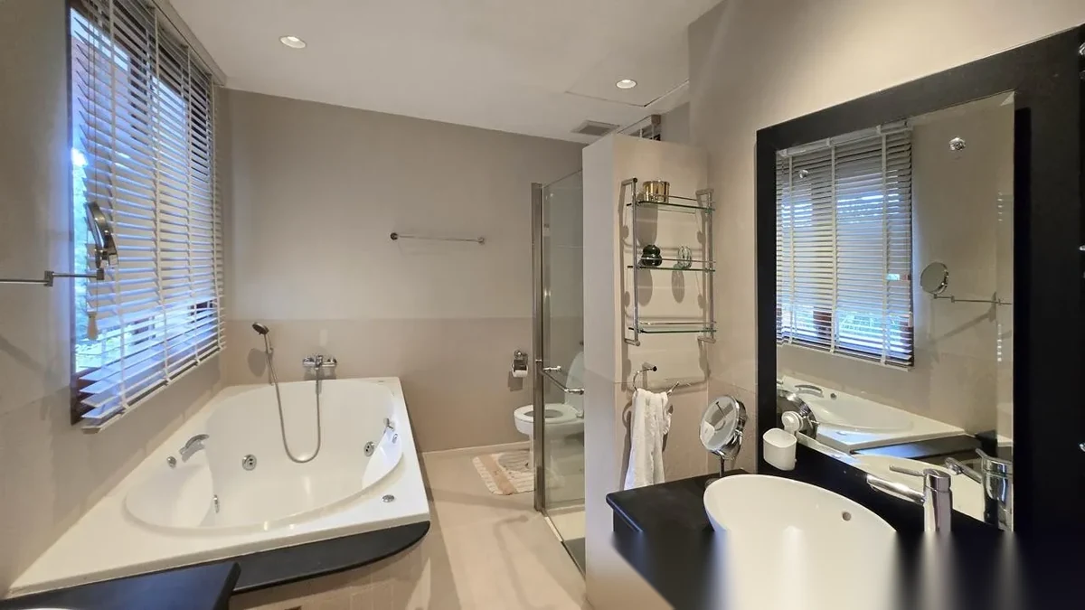 5 Bedroom Villa for sale at Laguna Village Residences Phase 2 complex · Choeng Thale · Lake View — photo 21