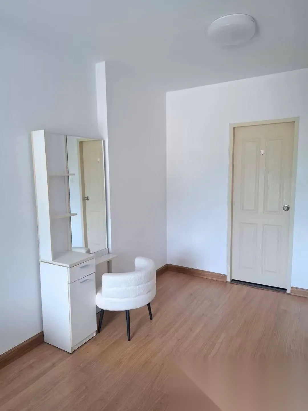 Апартаменты 1BR в ЖК Supalai Vista Phuket · Пхукет-таун · Выход к бассейну — фото 2