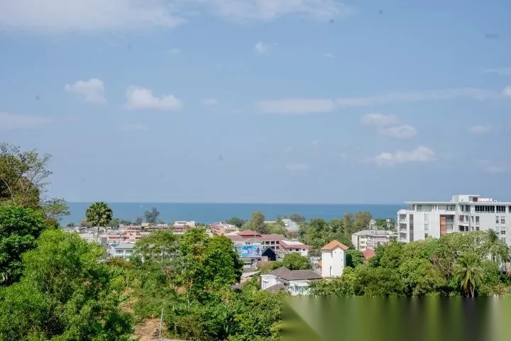 Апартаменты студия в ЖК Utopia Karon · Карон · Частичный вид на море — фото 26