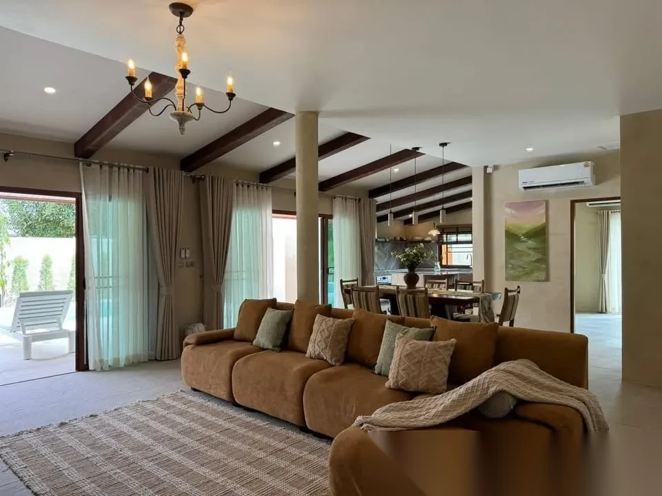 Вилла 4BR в комплексе Stylish Resort-Style Villa for Long-Term Rent in Chalong, · Чалонг · Вид на бассейн — фото 7