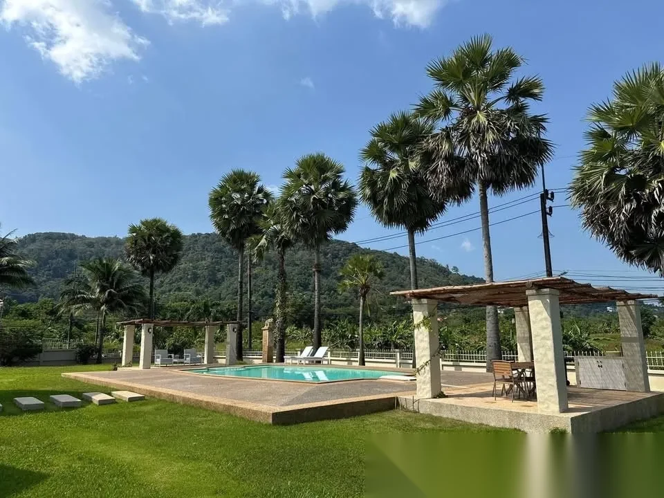 7 Bedroom Villa for sale · Pool View — photo 2