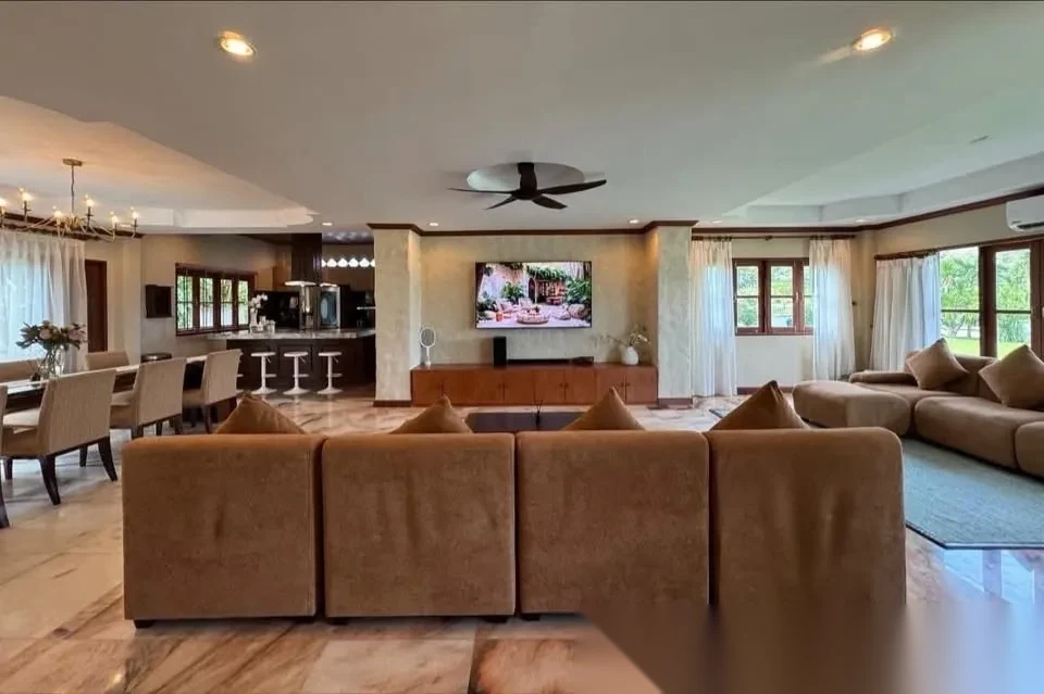 7 Bedroom Villa for sale · Pool View — photo 7