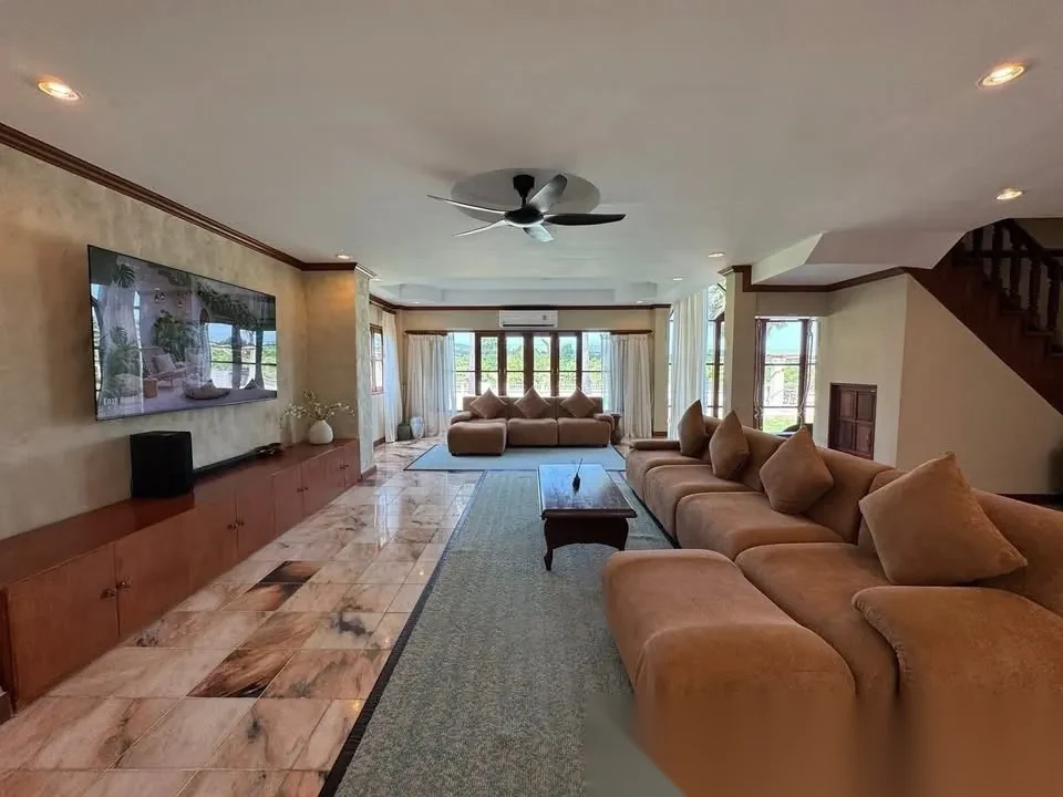 7 Bedroom Villa for sale · Pool View — photo 9
