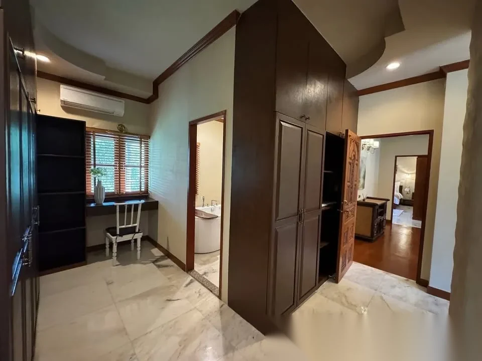7 Bedroom Villa for sale · Pool View — photo 10