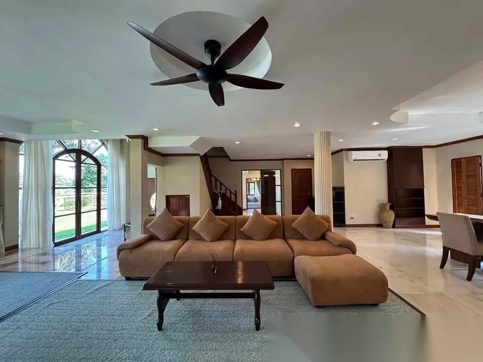 7 Bedroom Villa for sale · Pool View — photo 22