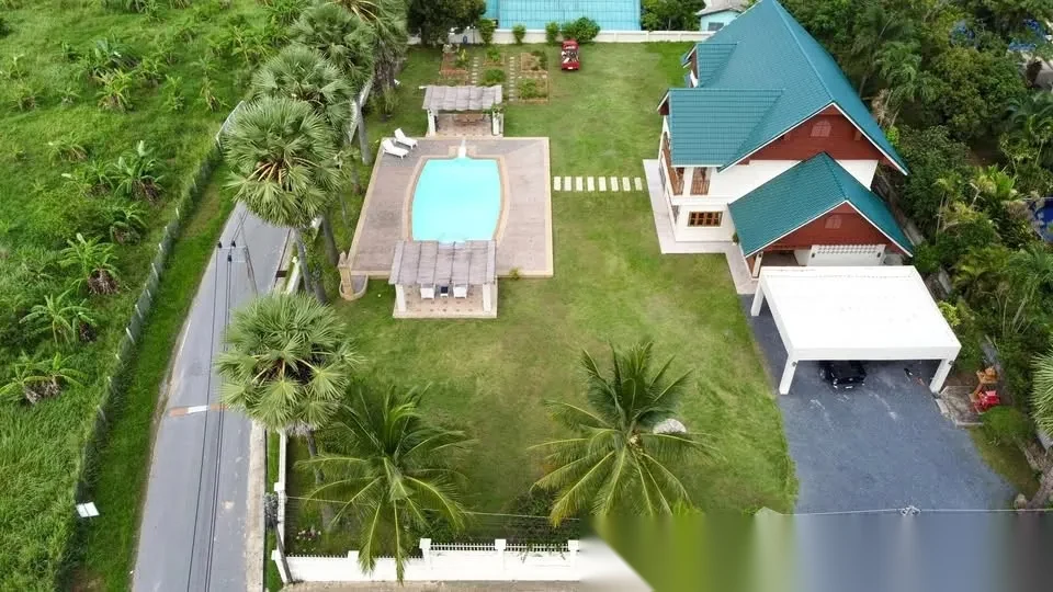 7 Bedroom Villa for sale · Pool View — photo 28