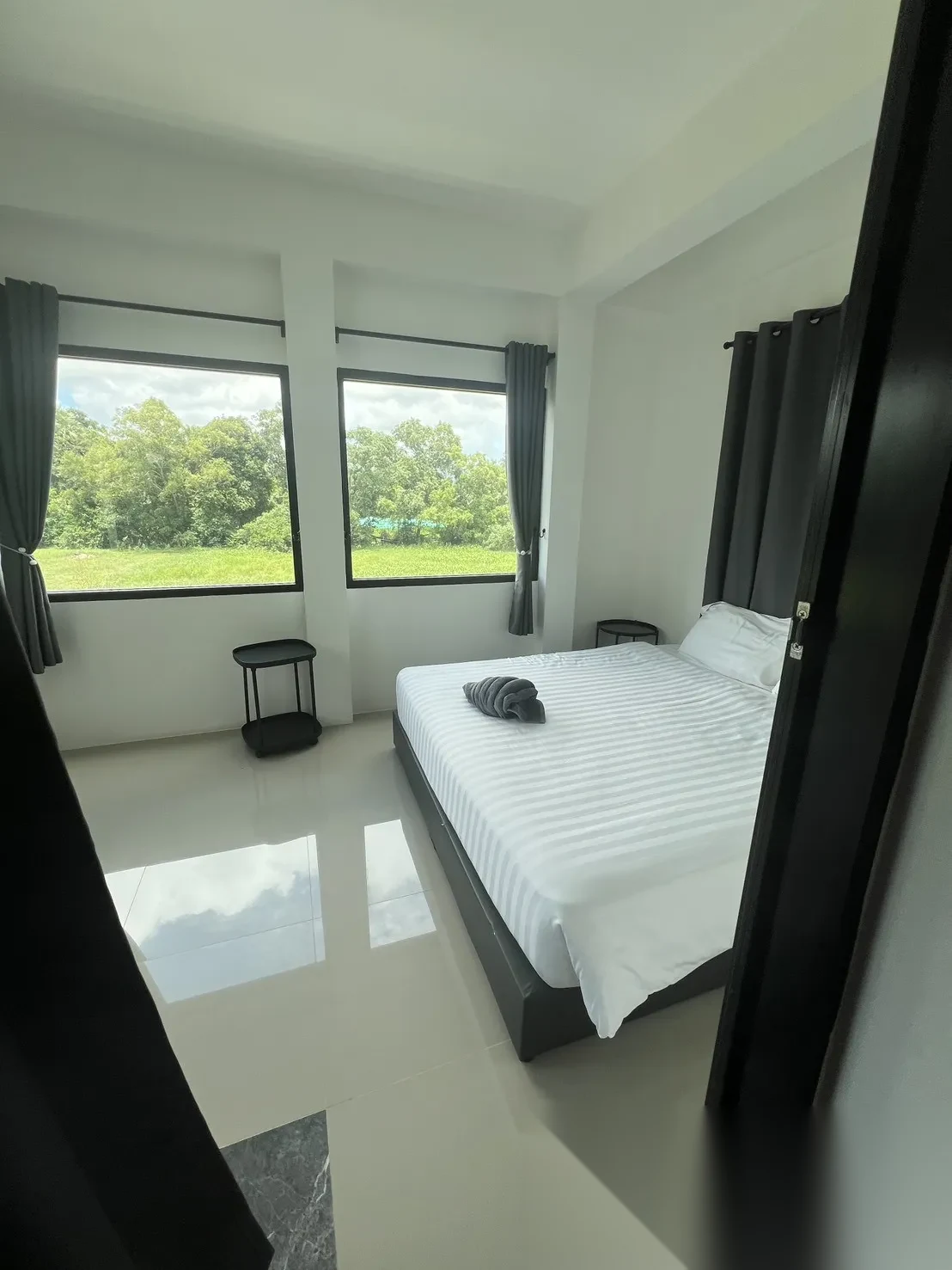 Апартаменты 2BR в ЖК Alisse Stay Phuket · Теп Красаттри · Вид на бассейн — фото 5