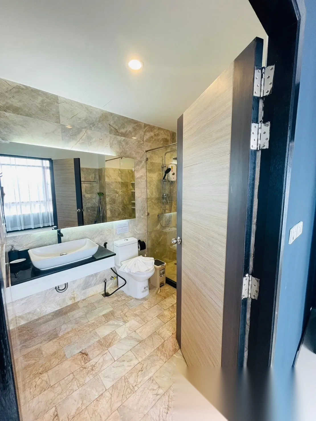 2 Bedroom Apartment for sale at Nai Harn Beach Condominium complex · Rawai · Pool Access — photo 17