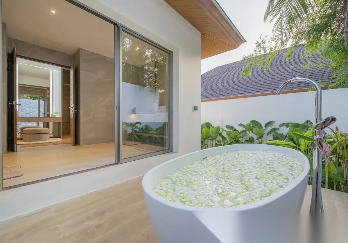 Вилла 3BR в комплексе The Gardens by Vichara · Чернг Тале / Bang Tao · Вид на бассейн — фото 10